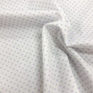 tissu coton oekotex imprimé PETITS COEURS BLEUS FOND BLANC pour coudre vêtements et petites créations Déco DIY