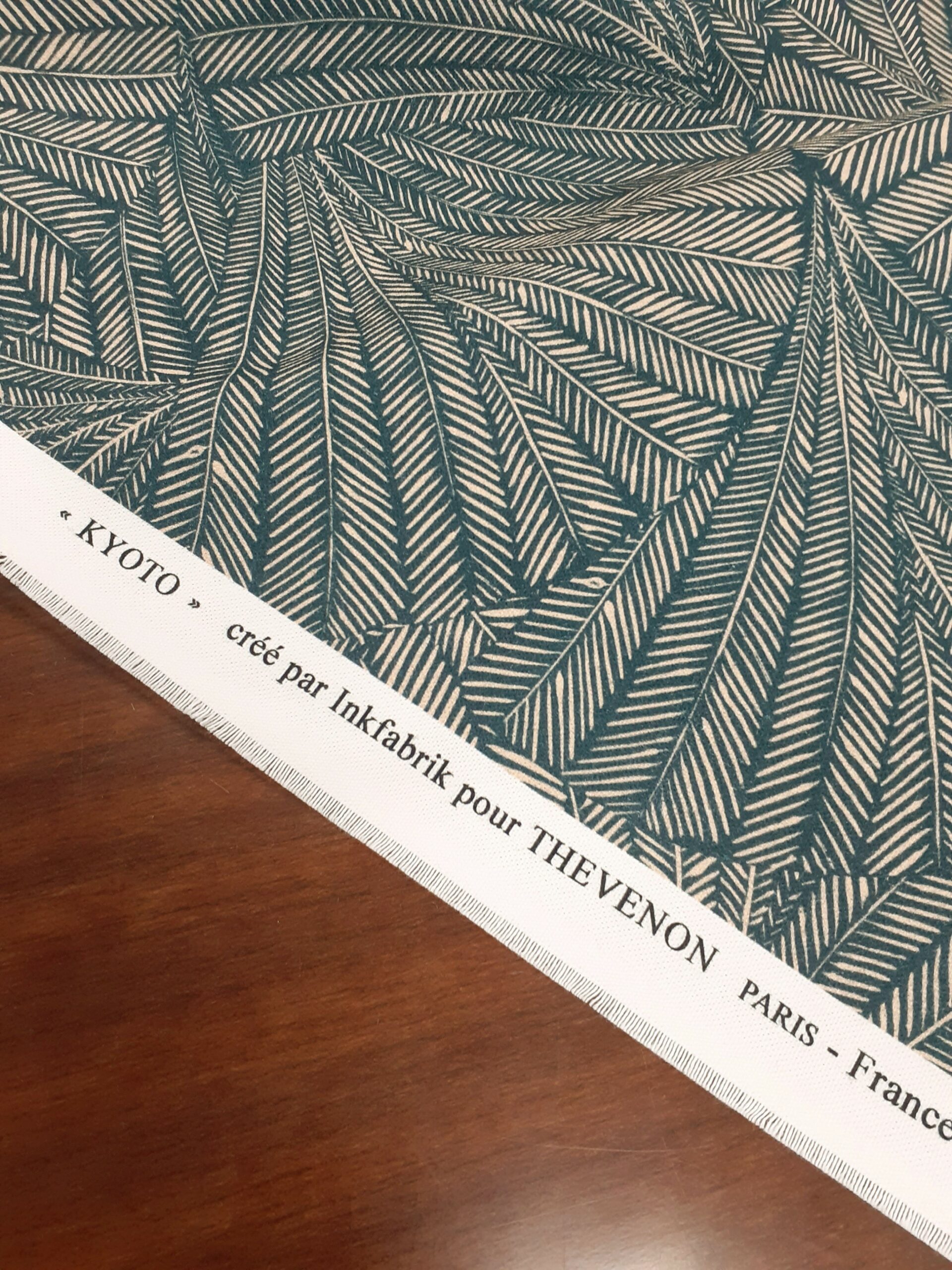 tissus ameublement motifs palmes végétales bleu canard THEVENON KYOTO