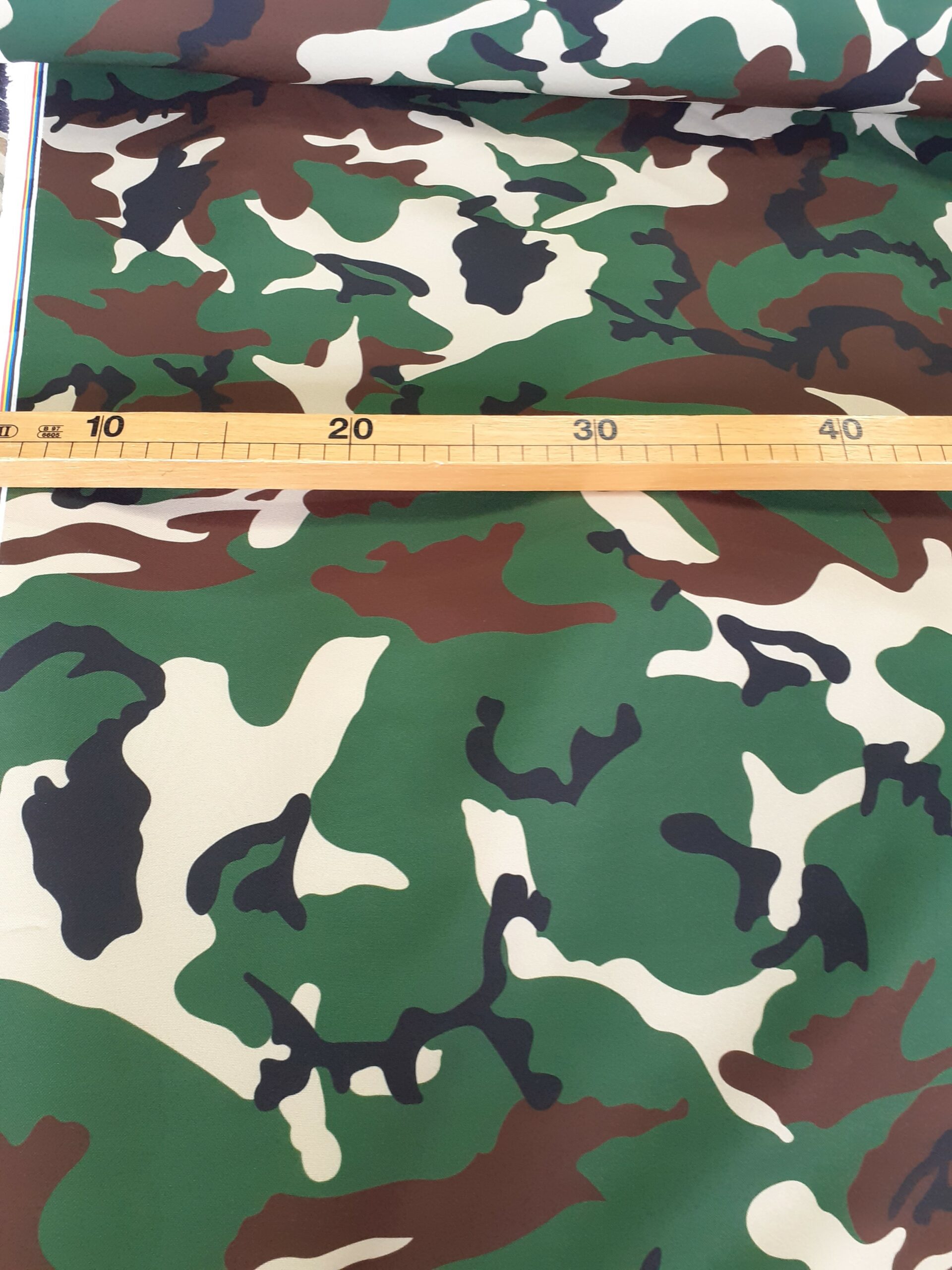 tissu polyester camouflage grand modèle