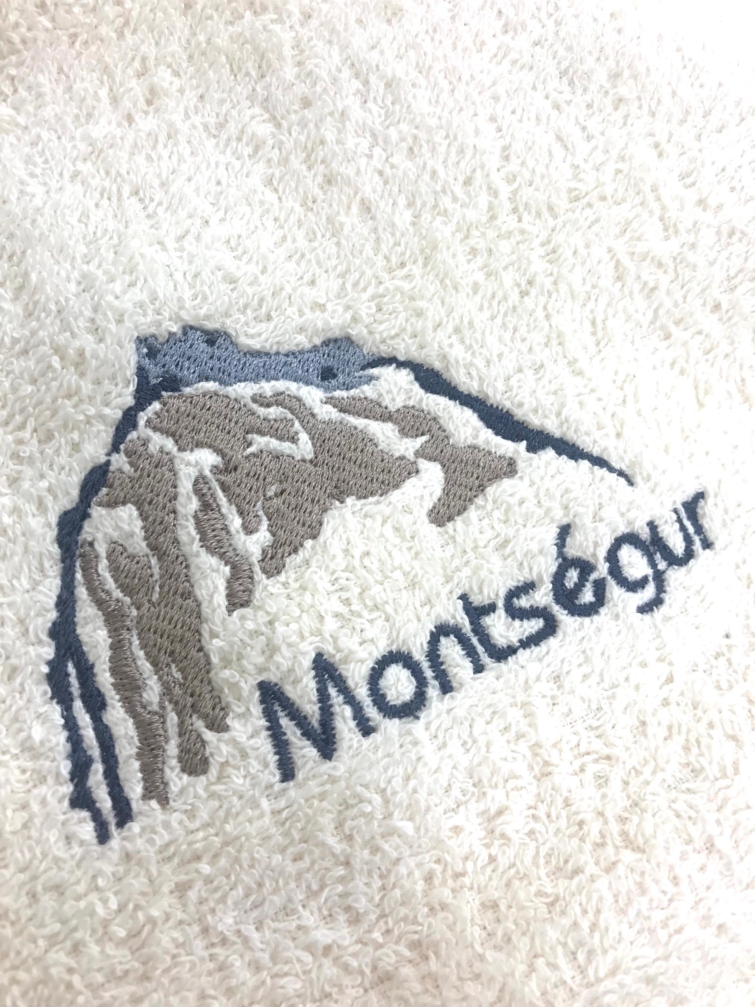 torchon CAZAMEA made in Ariège Broderie au choix MONTSEGUR LAVELANET ARIEGE