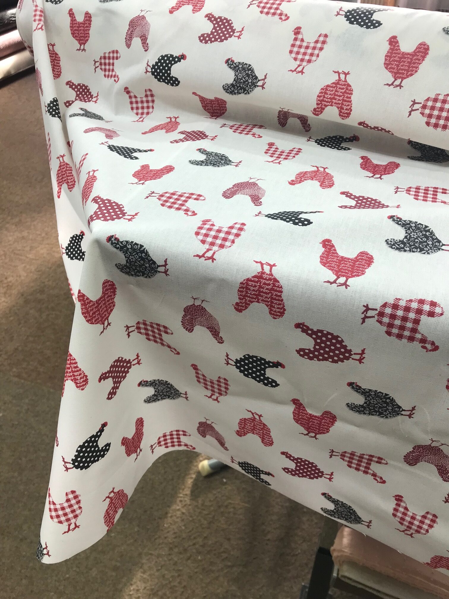 tissu coton enduit spécial nappages motifs poulettes