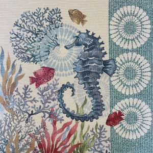 Carrés HIPPOCAMPE en tissu jacquard bien épais, parfaits pour coudre vos coussins ou pour toutes vos créations DIY et transformer ces jolis carrés en sacs ou totebags uniques et originaux !