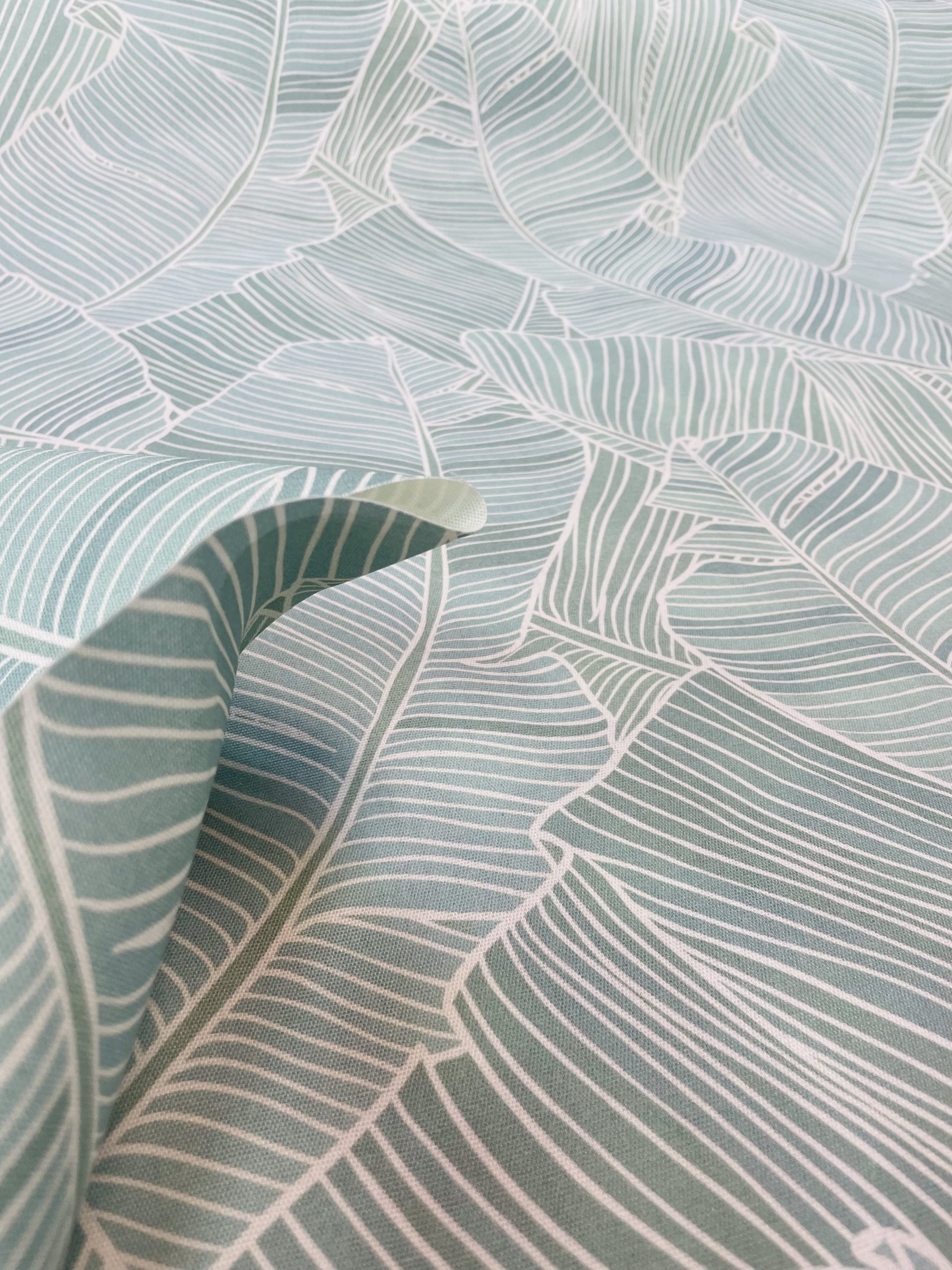 toile extérieure MOTIFS FEUILLAGES VERT PALE Spécial Plein Air avec traitement anti taches outdoor