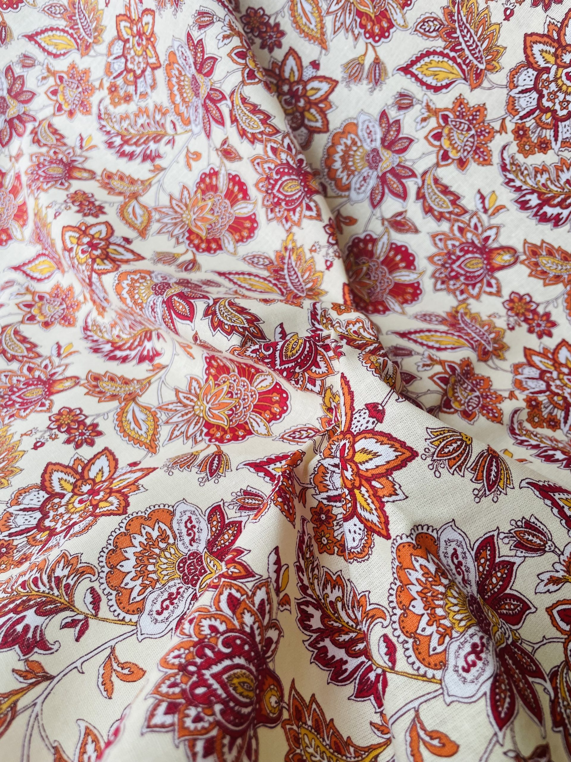 ARLESIENNE INDIENNE TERRACOTTA Des tissus en cretonne de coton , testés et approuvés OEKO-TEX , Gage de Qualité, en coton tout fin et souple, très facile à coudre parfaits pour vos créations de couture personnalisées !