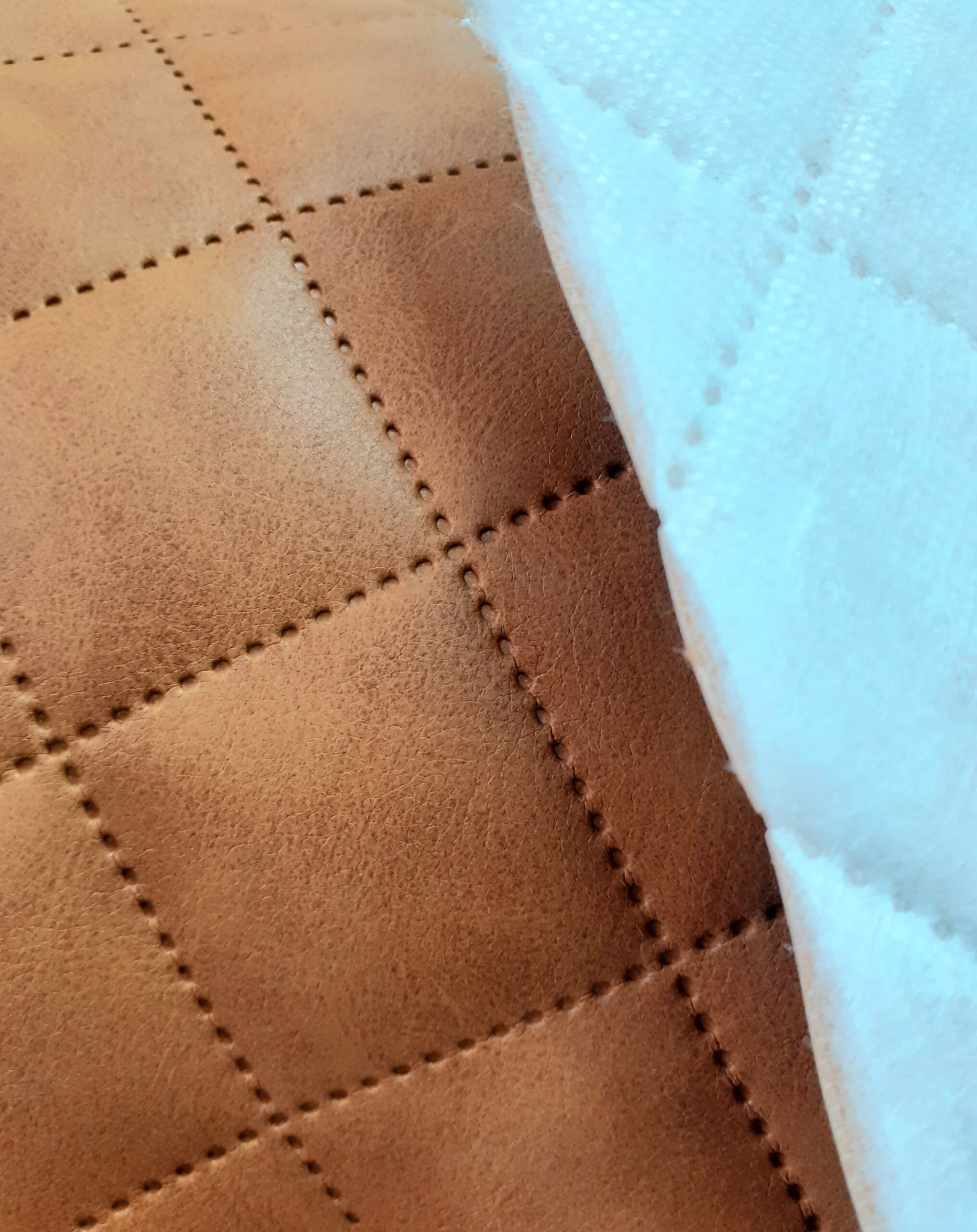 AUSTIN tissu ameublement similicuir matelassé Marron DAIM en 140cm
