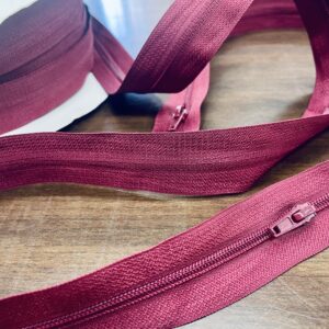 Fermeture nylon vendue au mètre / 1 curseur tous les 50cm/ idéale pour la confection de vêtements