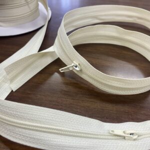 Fermeture nylon vendue au mètre / 1 curseur tous les 50cm/ idéale pour la confection de vêtements