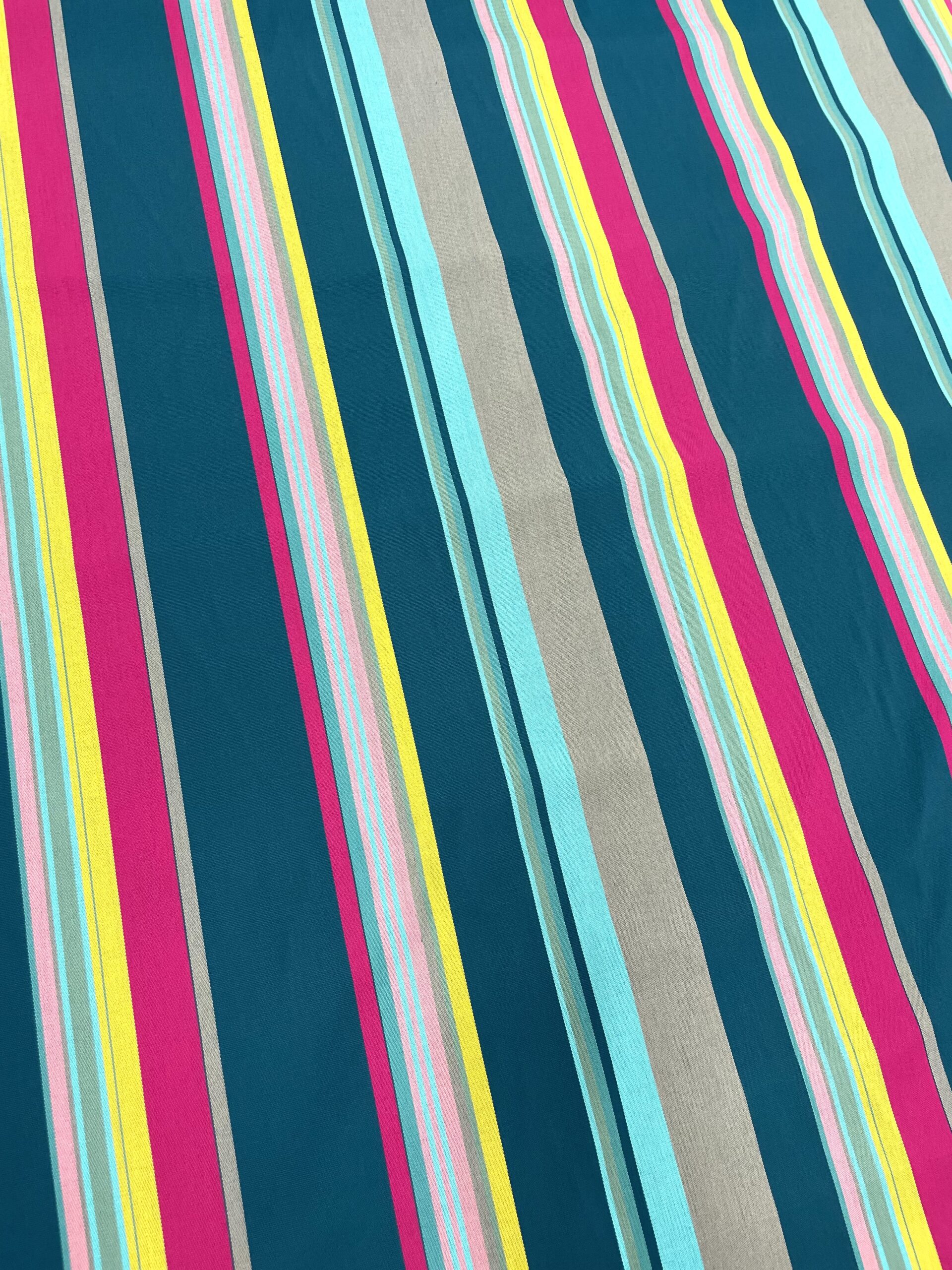 tissu st tropez coloris vert DRALON OEKOTEX TEFLON ANTI TACHES OUTDOOR