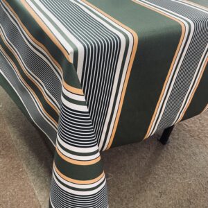 TOILE ENDUITE spécial nappage avec double enduction et anti tâches pour protéger des tâches. Joli motif placé RAYURES XXL VERTES REF ALEXANDRE